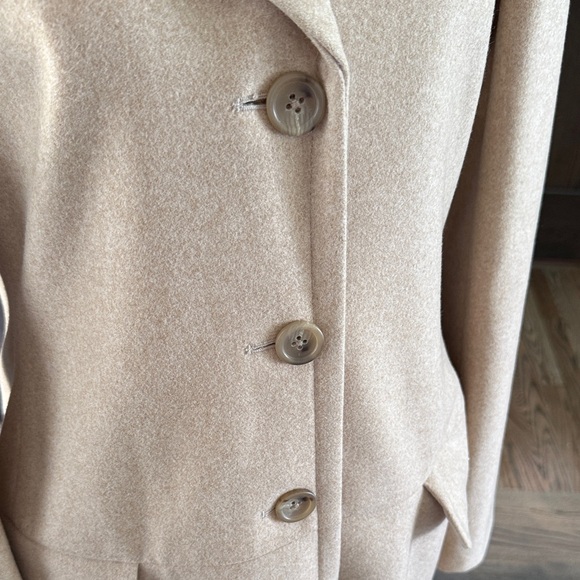 Banana Republic Beige Women's Long Coat - Picture 2 of 16